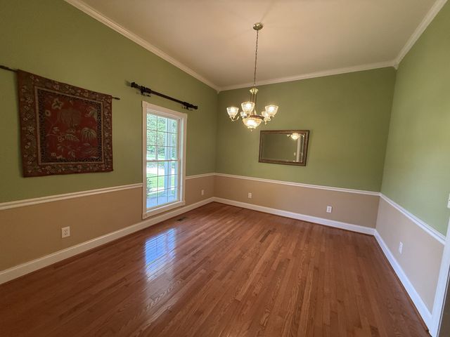 647 Golf Shores Dr, Winchester, TN 37398