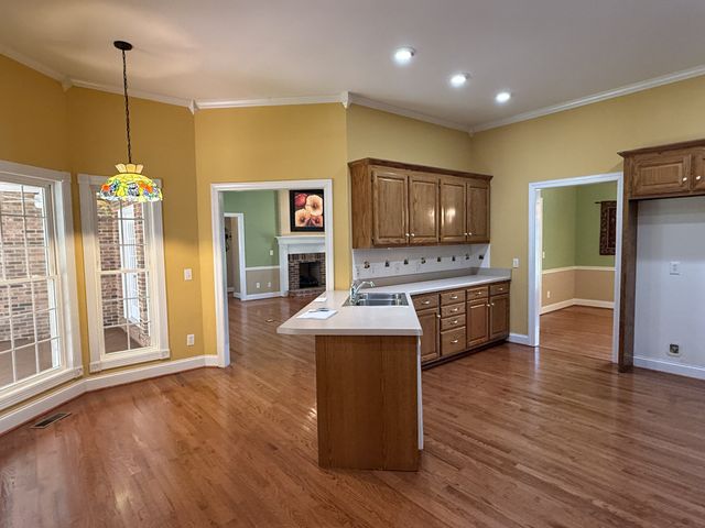 647 Golf Shores Dr, Winchester, TN 37398