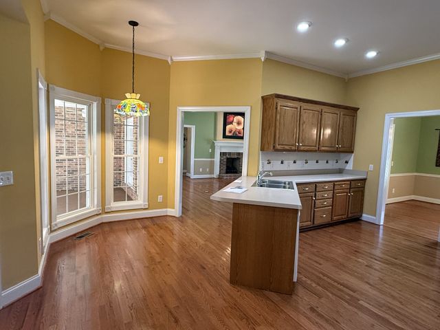 647 Golf Shores Dr, Winchester, TN 37398