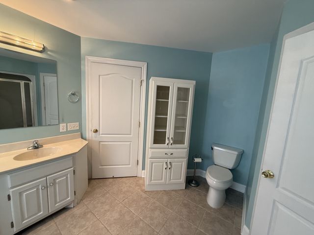 647 Golf Shores Dr, Winchester, TN 37398
