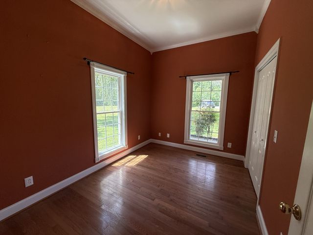 647 Golf Shores Dr, Winchester, TN 37398