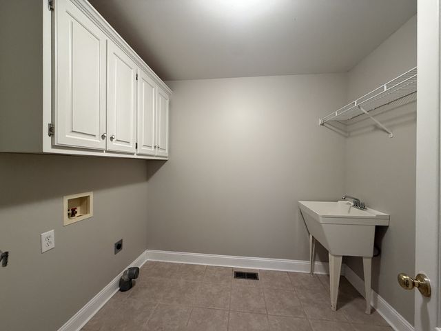 647 Golf Shores Dr, Winchester, TN 37398