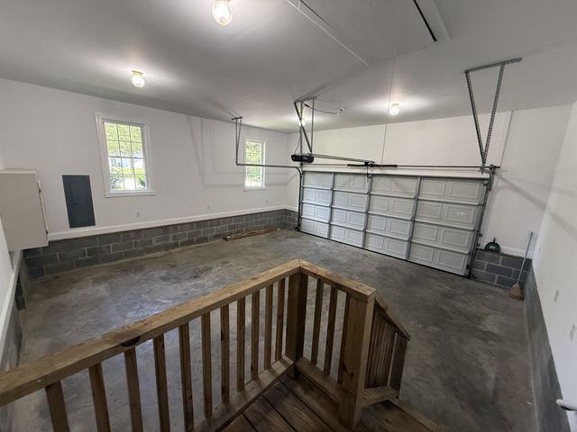 647 Golf Shores Dr, Winchester, TN 37398