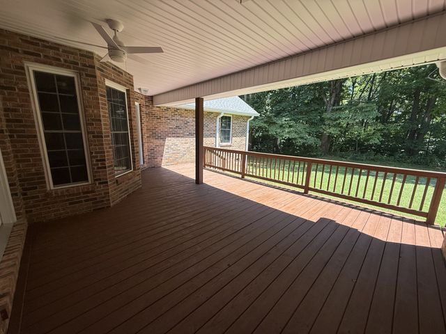 647 Golf Shores Dr, Winchester, TN 37398