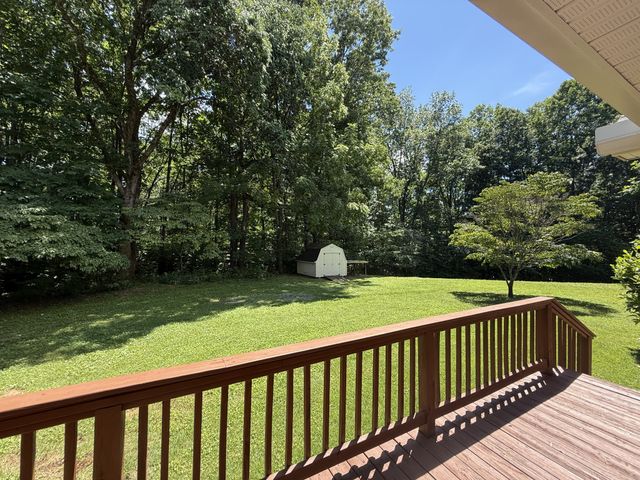 647 Golf Shores Dr, Winchester, TN 37398