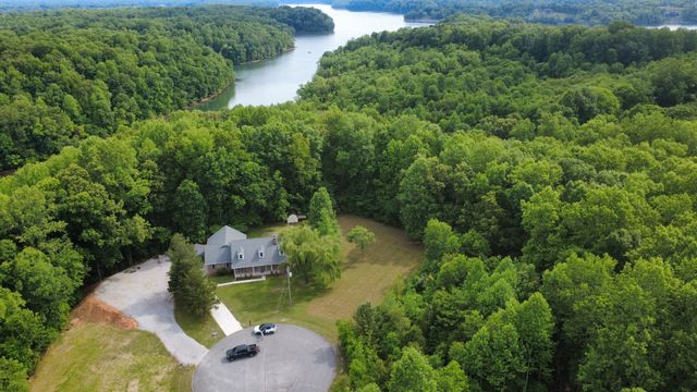 647 Golf Shores Dr, Winchester, TN 37398