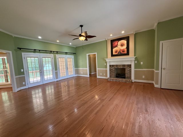 647 Golf Shores Dr, Winchester, TN 37398