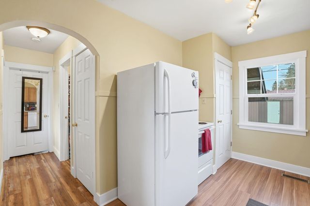 1023 E Queen Ave, Spokane, WA 99207