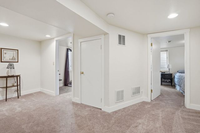 1023 E Queen Ave, Spokane, WA 99207