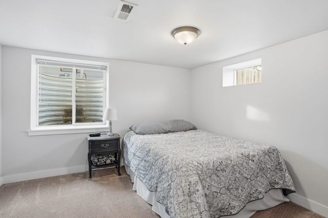 1023 E Queen Ave, Spokane, WA 99207