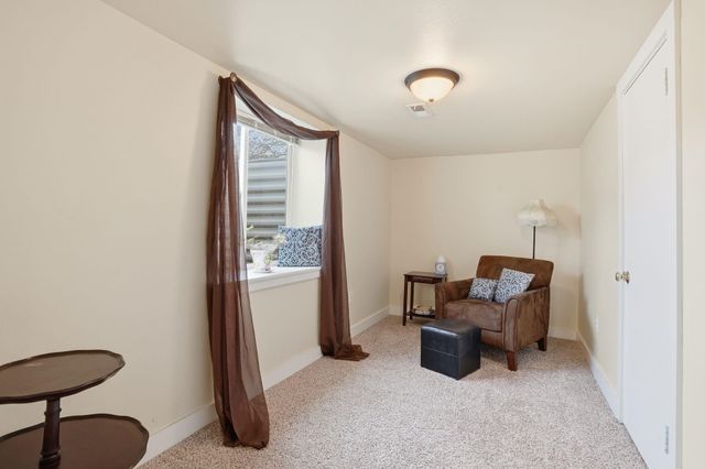 1023 E Queen Ave, Spokane, WA 99207