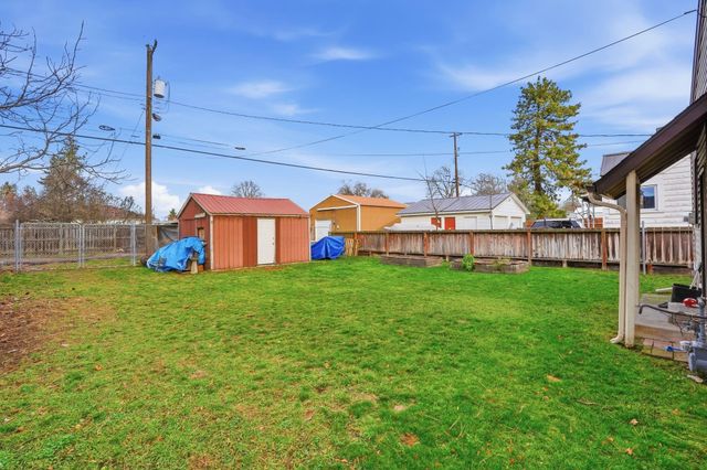 1023 E Queen Ave, Spokane, WA 99207