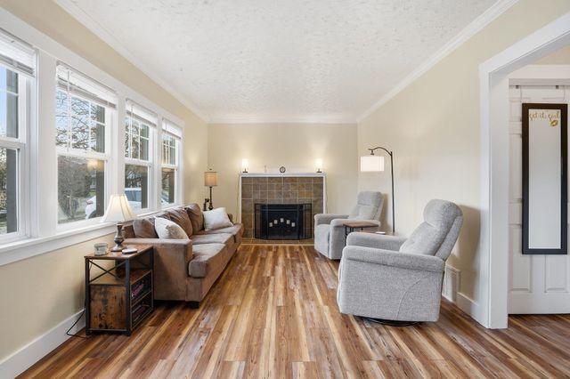 1023 E Queen Ave, Spokane, WA 99207