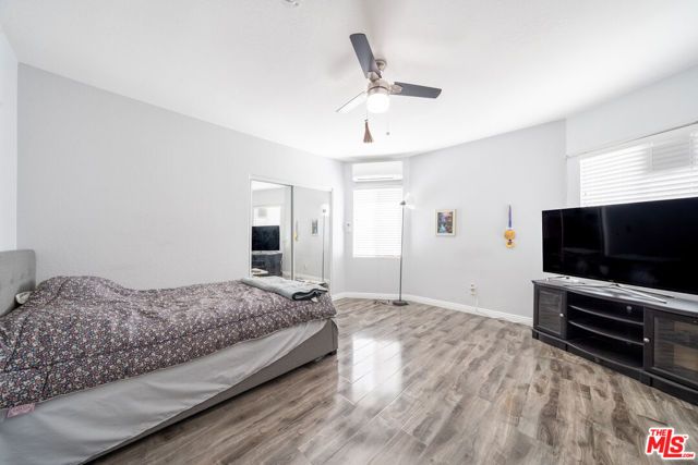804 W 55th Street, Los Angeles, CA 90037