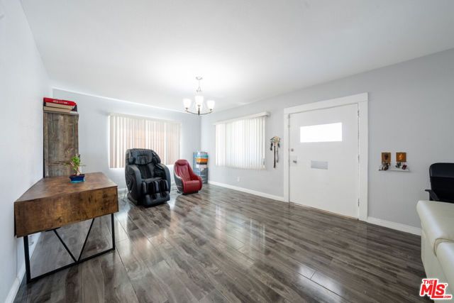 804 W 55th Street, Los Angeles, CA 90037
