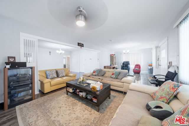 804 W 55th Street, Los Angeles, CA 90037