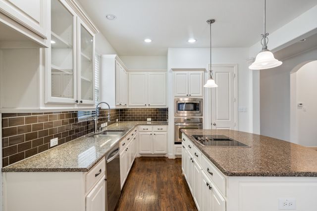 546 El Camino Drive, Frisco, TX 75036