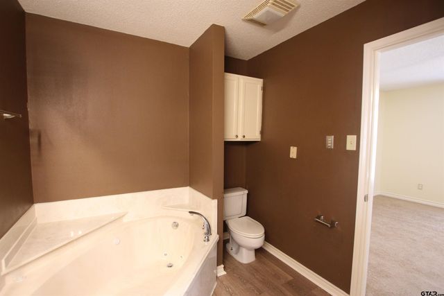 5875 Creekside, Tyler, TX 75703