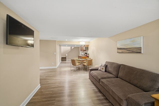 25730 N Eagle Drive, Mundelein, IL 60060