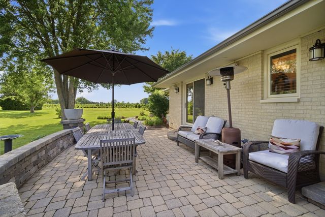 25730 N Eagle Drive, Mundelein, IL 60060