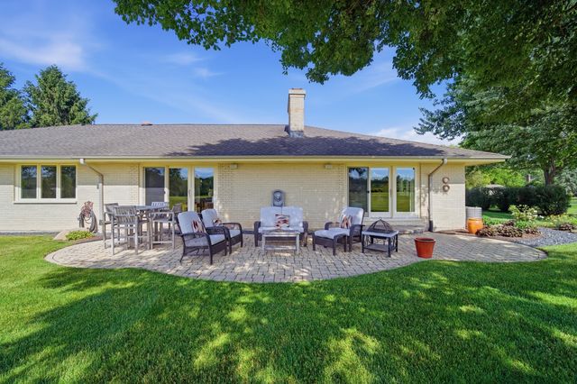 25730 N Eagle Drive, Mundelein, IL 60060