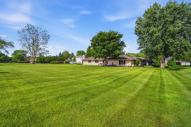 25730 N Eagle Drive, Mundelein, IL 60060
