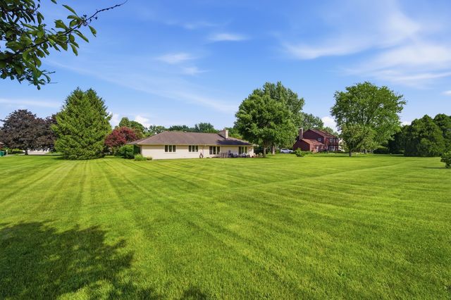 25730 N Eagle Drive, Mundelein, IL 60060