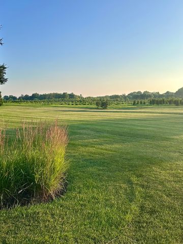 25730 N Eagle Drive, Mundelein, IL 60060