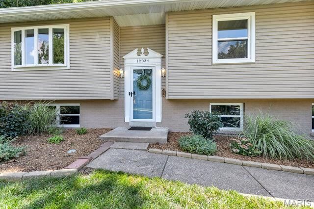 12034 Debonnaire Drive, St Louis, MO 63146