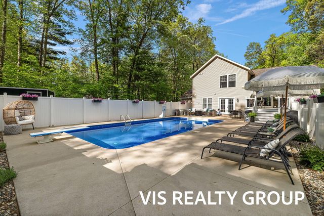 14260 Virginia Way, Grand Haven, MI 49417