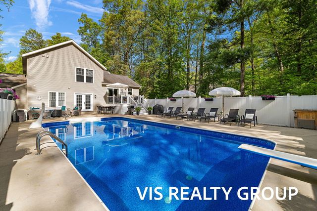 14260 Virginia Way, Grand Haven, MI 49417