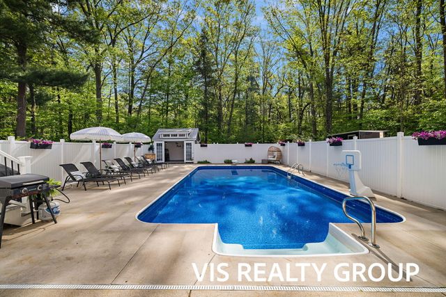14260 Virginia Way, Grand Haven, MI 49417