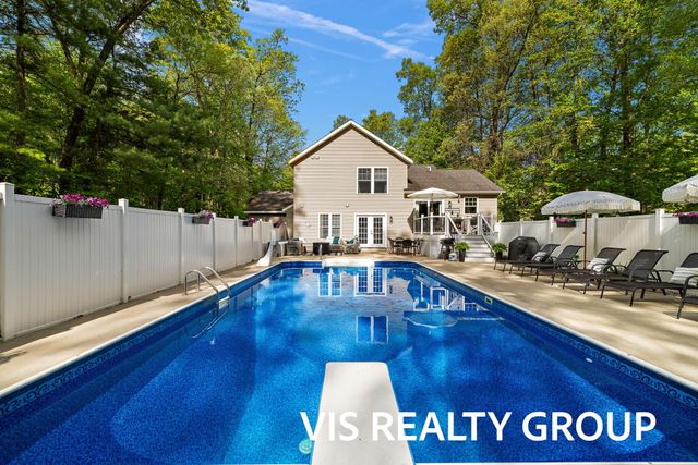 14260 Virginia Way, Grand Haven, MI 49417