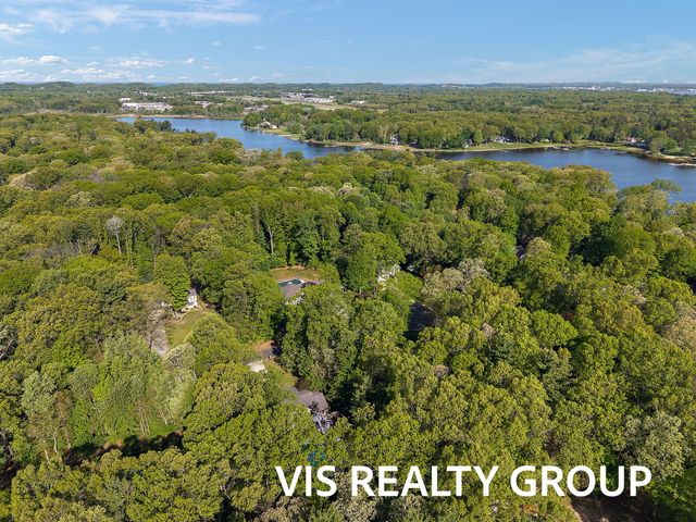 14260 Virginia Way, Grand Haven, MI 49417