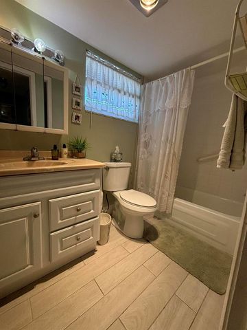 725 Lori Drive 203, Palm Springs, FL 33461