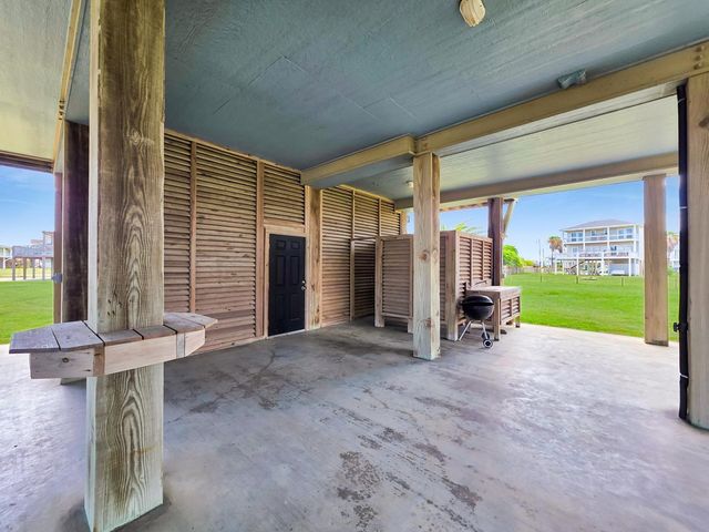 2139 Gulf, Crystal Beach, TX 77650