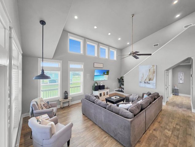 2139 Gulf, Crystal Beach, TX 77650