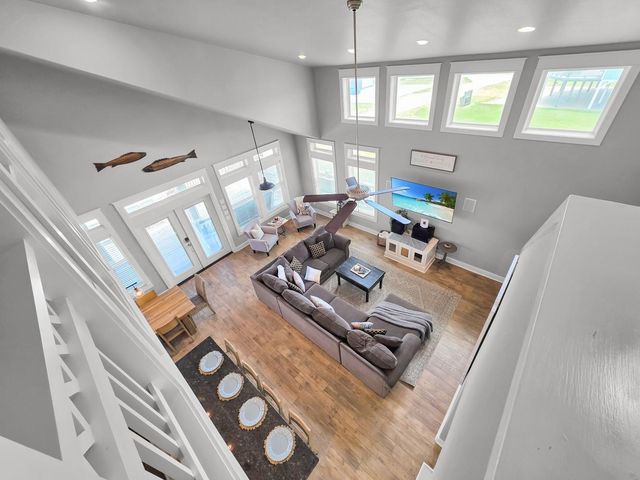 2139 Gulf, Crystal Beach, TX 77650