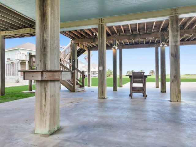 2139 Gulf, Crystal Beach, TX 77650