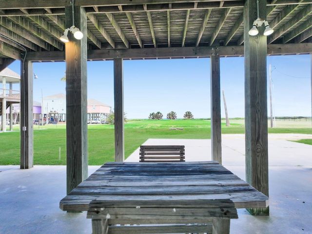 2139 Gulf, Crystal Beach, TX 77650