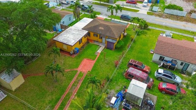 3913 SW 28th St, West Park, FL 33023