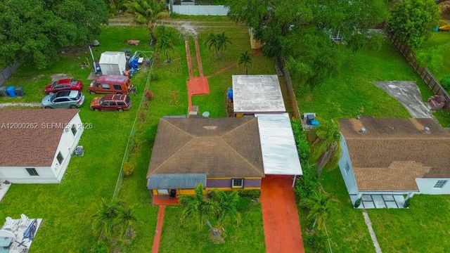 3913 SW 28th St, West Park, FL 33023