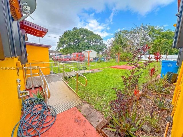 3913 SW 28th St, West Park, FL 33023