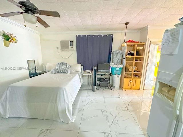 3913 SW 28th St, West Park, FL 33023