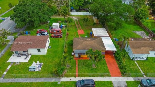 3913 SW 28th St, West Park, FL 33023
