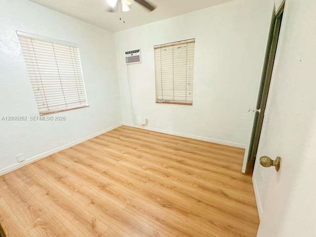 3913 SW 28th St, West Park, FL 33023