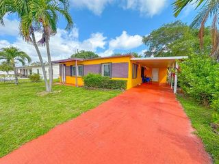 3913 SW 28th St, West Park, FL 33023