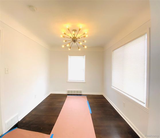 18922 Fenmore Street, Detroit, MI 48235