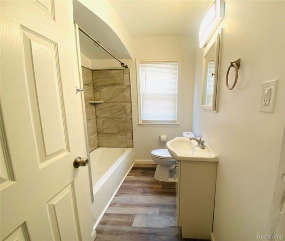 18922 Fenmore Street, Detroit, MI 48235