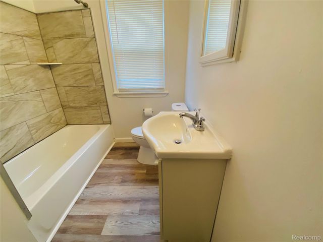 18922 Fenmore Street, Detroit, MI 48235